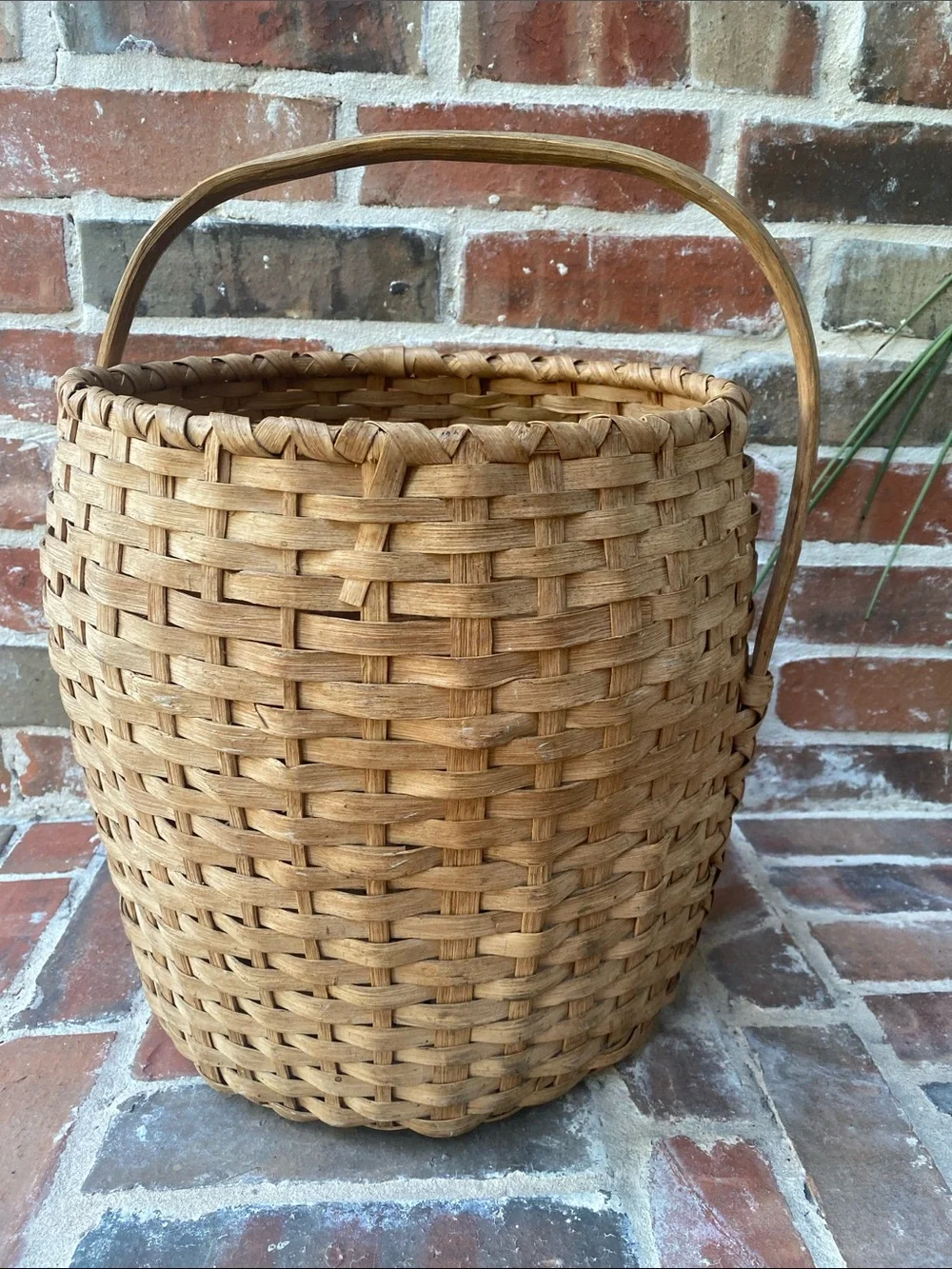 Large Antique American Splint Oak Gathering Basket in Natural Tan